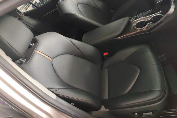 Used Toyota Camry 2019 Revised Version 2.0G Luxury Edition Right Front Seat