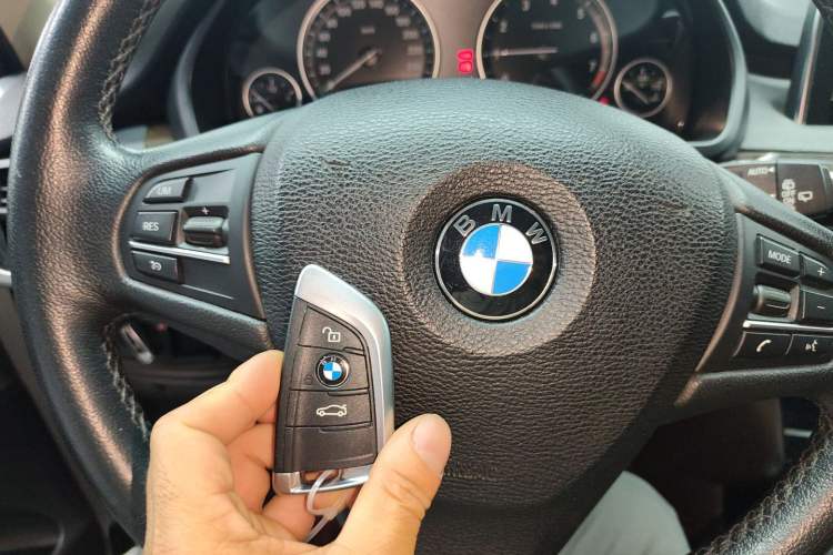 Used BMW X5 2015 xDrive28i Interior 1