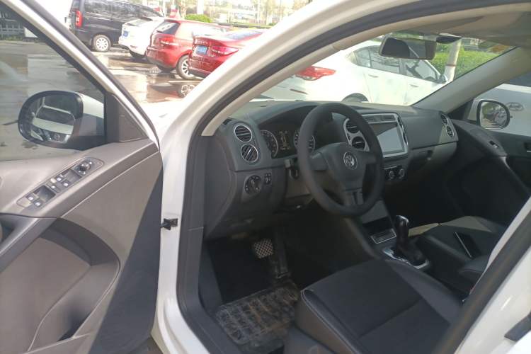 Used Volkswagen Tiguan 2016 280TSI Automatic Two-Wheel-Drive Silk Road Style Edition Driver Seat