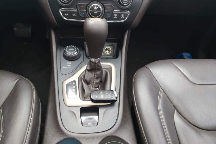 Used Jeep Cherokee 2014 2.4L Urban Edition