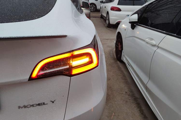 Used Tesla Model Y 2022 Rear-Wheel-Drive Version
