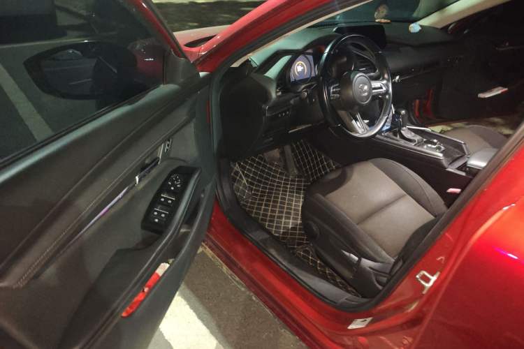 Used Mazda 3 Axela 2021 2.0L Automatic ZhiXuan Edition Driver Seat