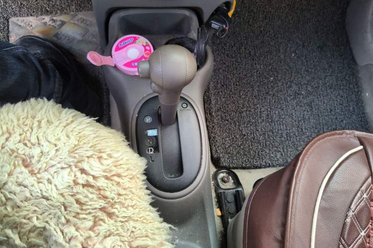 Used Nissan Sunny 2016 1.5XE CVT Leading Edition Gear Lever