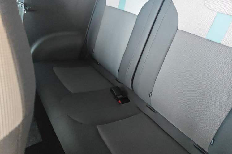 Used CHANGAN NEVO Lumin 2022 155 km – Refreshingly Sweet Edition Left Rear Seat