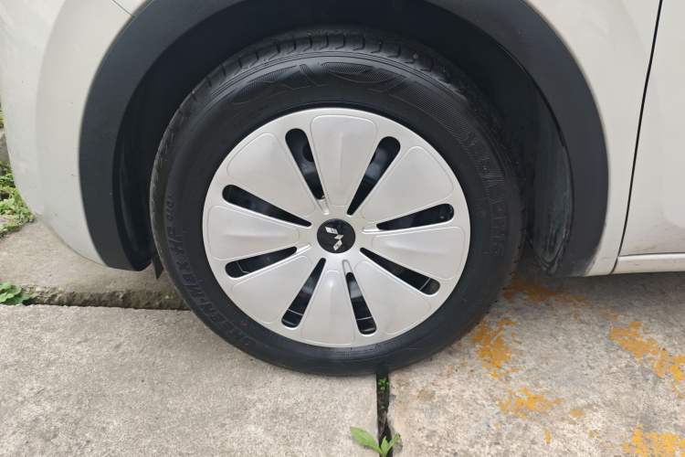 Used Wuling Bingo 2023 203km Light Edition Left Front Wheel Hub