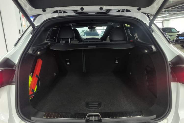 Used Lynk & Co 01 EM-P 2023 1.5TD EM-P Dawn Edition Trunk