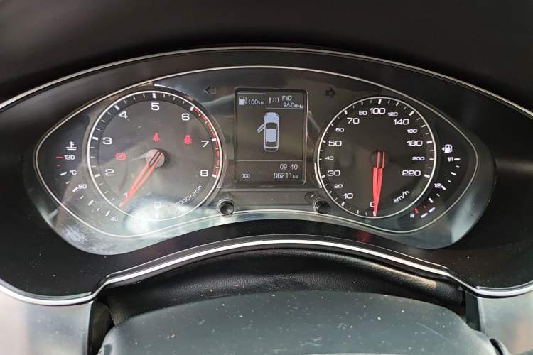 Used Zotye Z700 2018 Z700H 1.8T Manual Luxury Edition Odometer Close Up