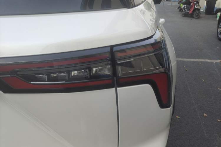 Used Chevrolet Equinox Plus 2024 102km RS Ultimate Edition Right Rear Taillight