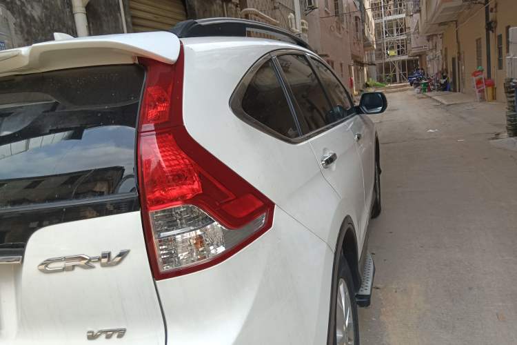 Used Honda CR-V 2013 2.4L two-wheel drive luxury version Right Rear Taillight