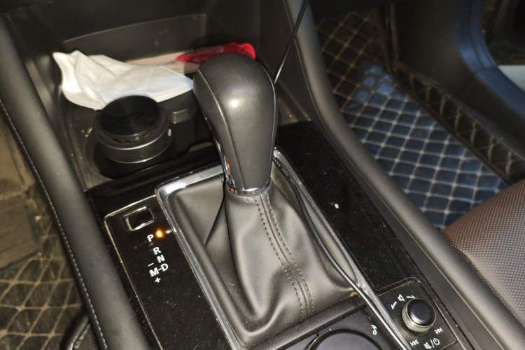 Used Mazda 3 Axela 2020 2.0L Automatic Zhiya Edition Gear Lever
