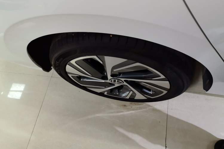 Used Volkswagen Bora 2025 200TSI DSG Enjoy PRO Edition Right Rear Wheel Hub