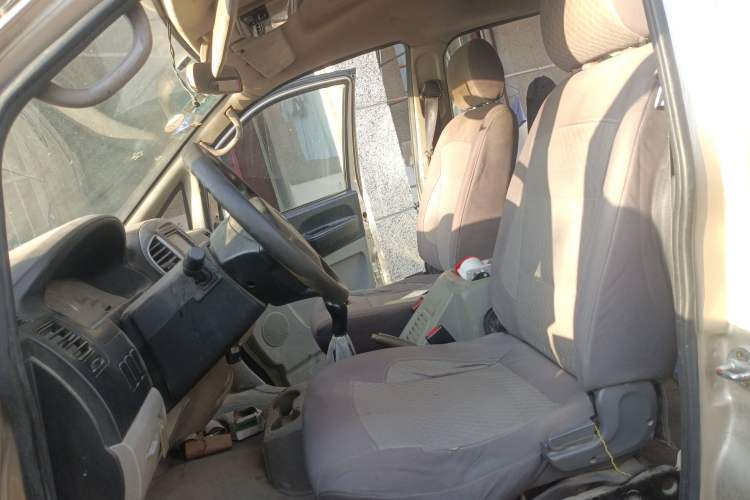 Used FORTHING Lingzhi 2015 M5 Q7 2.0L 7-seat Long-Wheelbase Comfort Model
