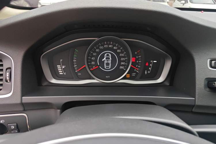 Used Volvo S60 2014 T5 Zhiyi Edition Instrument Cluster