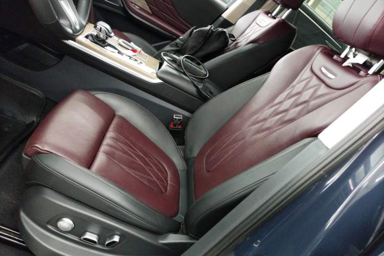 Used Hongqi HS7 2023 2.0T Automatic All-Wheel-Drive Flagship Edition Six Seats
