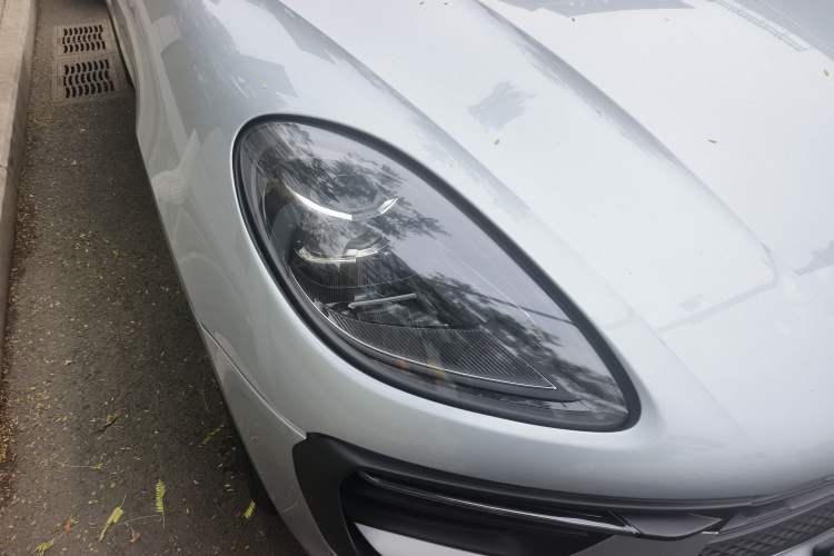 Used Porsche Macan 2024 Macan 2.0T Right Front Headlight