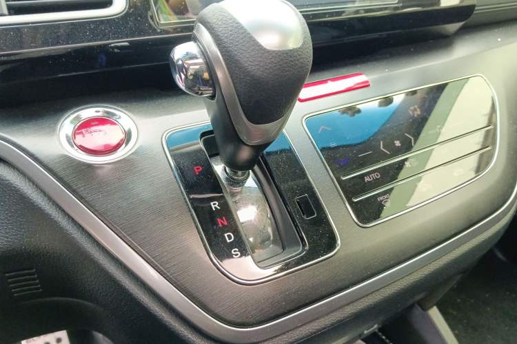 Used Honda Elysion 2016 2.4L Luxury Edition Gear Lever