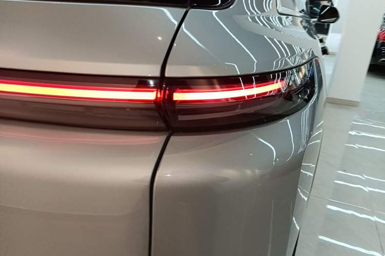 Used Li Auto L8 2023 Max model