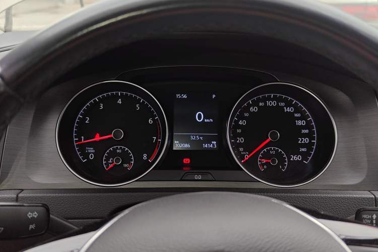 Used Volkswagen Golf 2015 1.4TSI Automatic Luxury Model Instrument Cluster