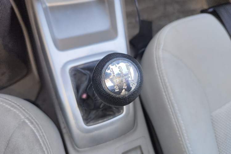 Used CHANGAN Alsvin V3 2012 1.3L Manual Luxury Version China V Standard Gear Lever