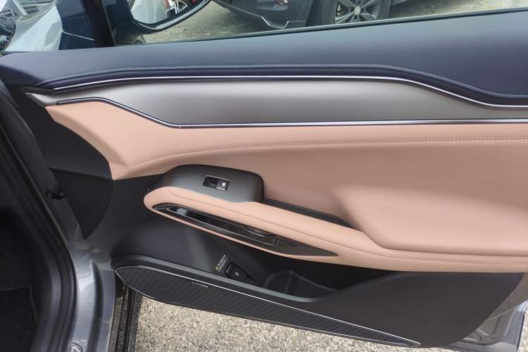 Used BYD Song L EV 2024 662 km Excellence Version
