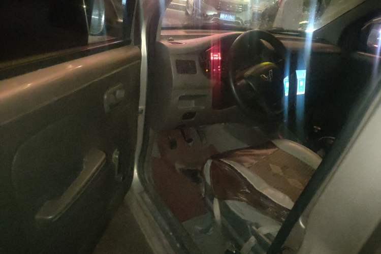 Used Wuling Rongguang V 2019 1.5L Van - Utility Model Driver Seat