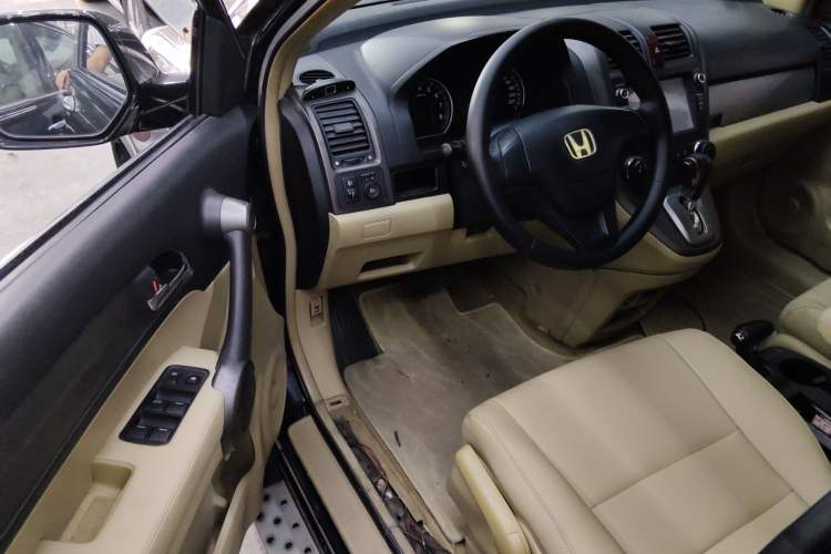 Used Honda CR-V 2010 2.0L automatic two-wheel drive urban version Driver Seat