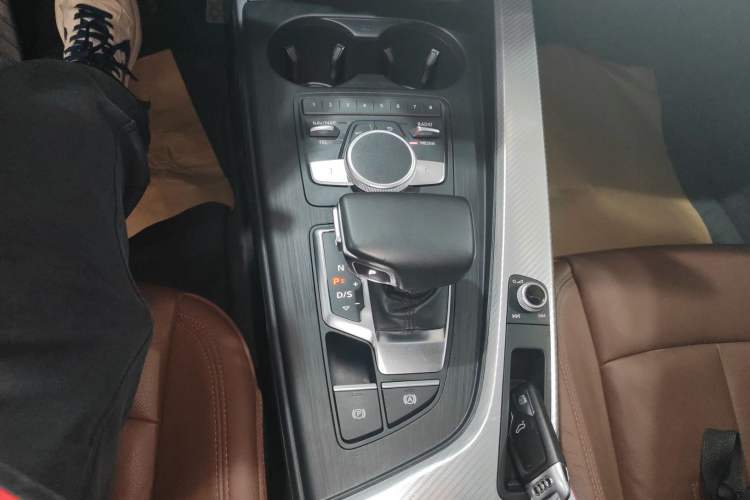 Used Audi A4L 2018 30th Anniversary Edition 40 TFSI Fashion Model