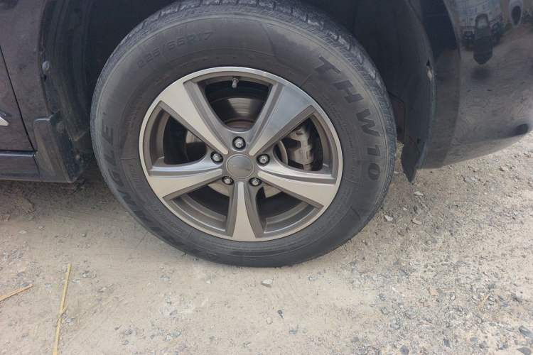 Used Haval H6 2014 Upgraded Model 1.5T Manual Two-Wheel Drive Elite Version

