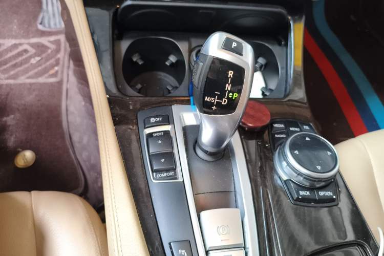 Used BMW 5 Series 2014 528Li Leading Model