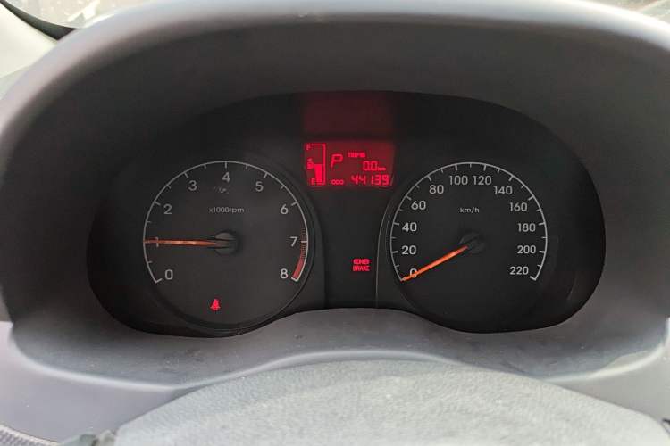 Used Hyundai Verna (older generation) 2014 1.4L Automatic Smart GLS Instrument Cluster