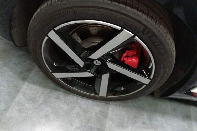 Used Xiaomi Auto YU7 2025 Ultra-Long Range High-Performance All-Wheel-Drive Max Edition
