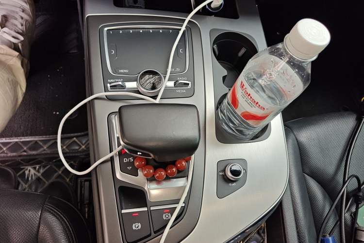 Used Audi Q7 2018 40 TFSI Comfort Model Gear Lever