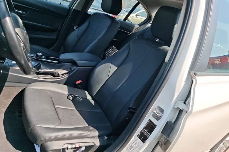 Used BMW 3 Series 2017 318i Fashion Model
