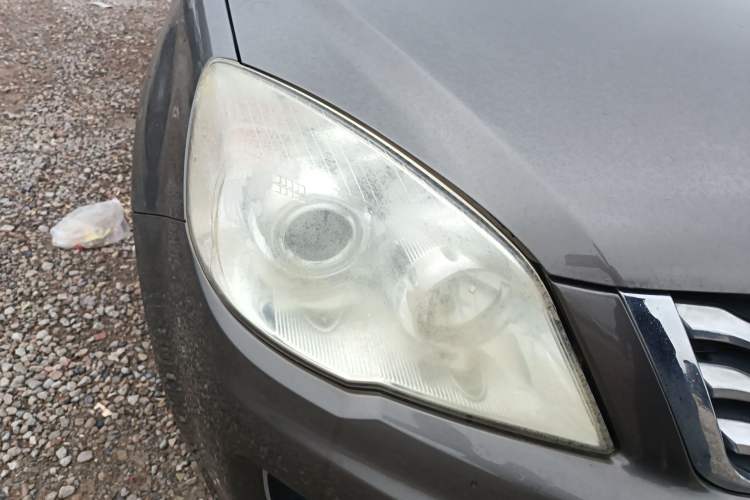 Used Haval H6 2013 Upgraded Model 1.5T Manual Two-Wheel Drive Elite Version Right Front Headlight