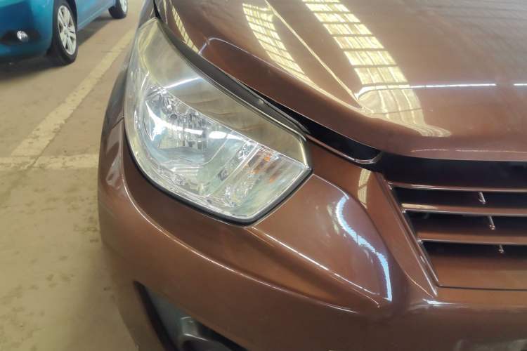 Used Venucia R30 2014 1.2L Manual Comfort Edition
