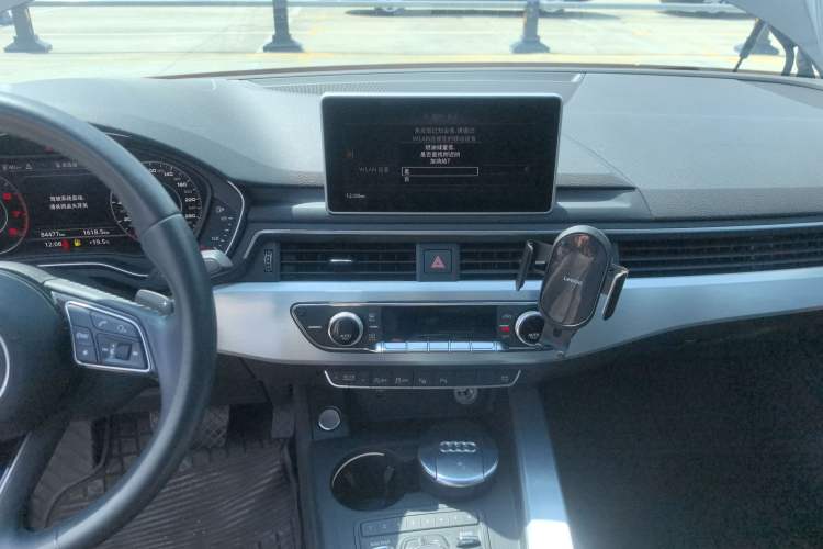 Used Audi A4L 2019 40 TFSI Fashion Version China V