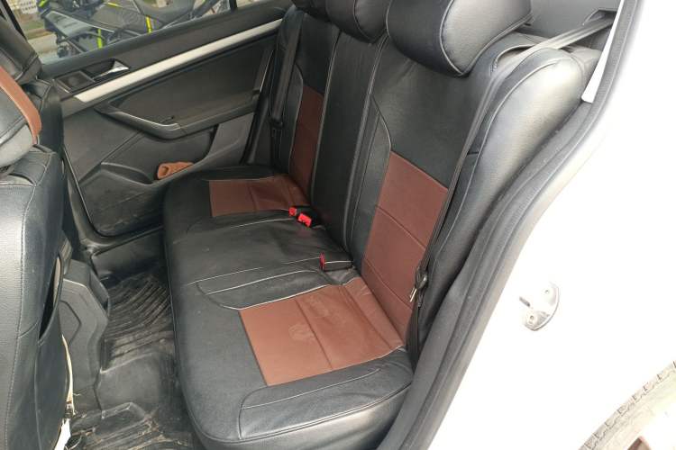 Used Volkswagen Lavida 2017 1.6L Manual Fashion Edition
