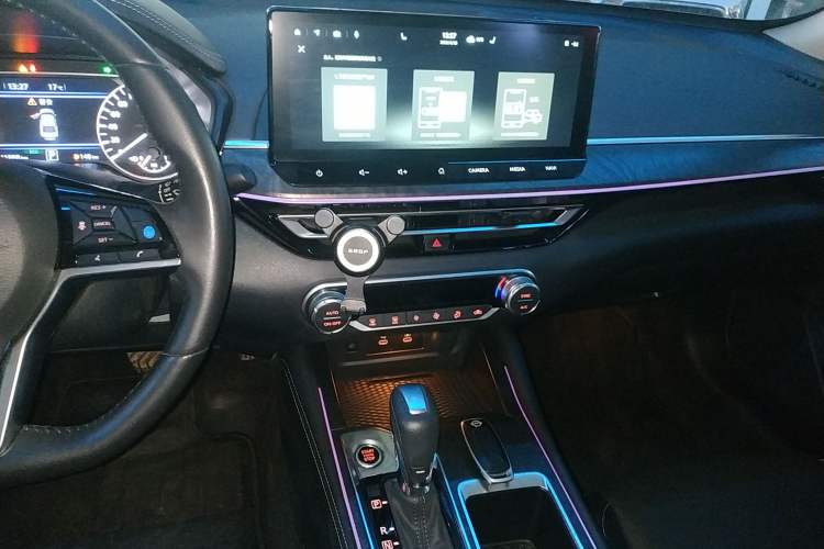 Used Nissan Teana 2022 2.0L XL-Upr Enjoyment Edition Audio And AC Panel