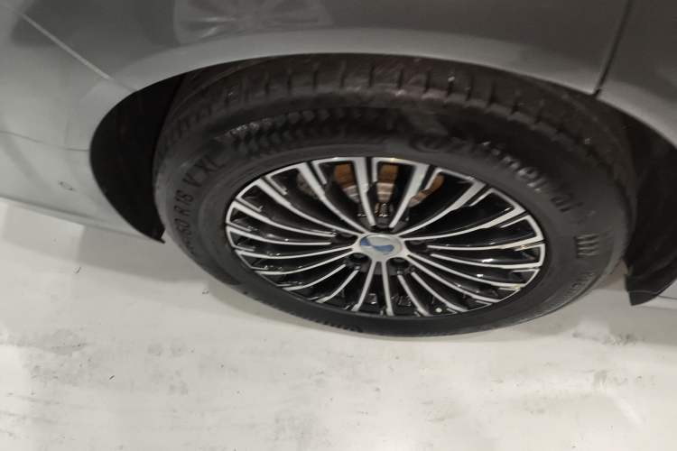 Used Denza D9 2022 DM-i 970 Four-Wheel Drive Flagship Model
