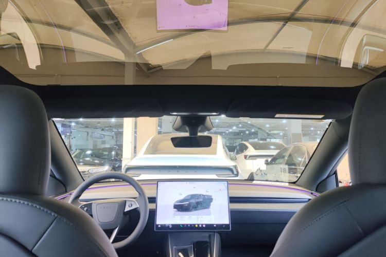 Used Tesla Model Y 2026 Long-Range All-Wheel-Drive Model
