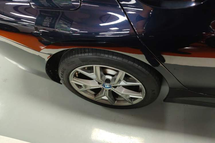 Used BMW i3 2022 eDrive 35 L Right Rear Wheel Hub