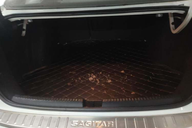 Used Volkswagen Sagitar 2015 230TSI Manual Comfort Version