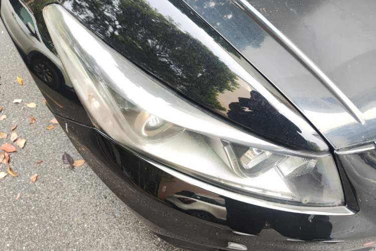 Used Honda Accord 2011 2.0L EX Right Front Headlight