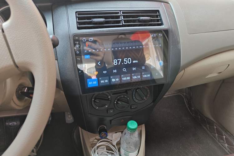 Used Nissan Livina 2010 Jingyue Edition 1.6L Manual All-Around Model
