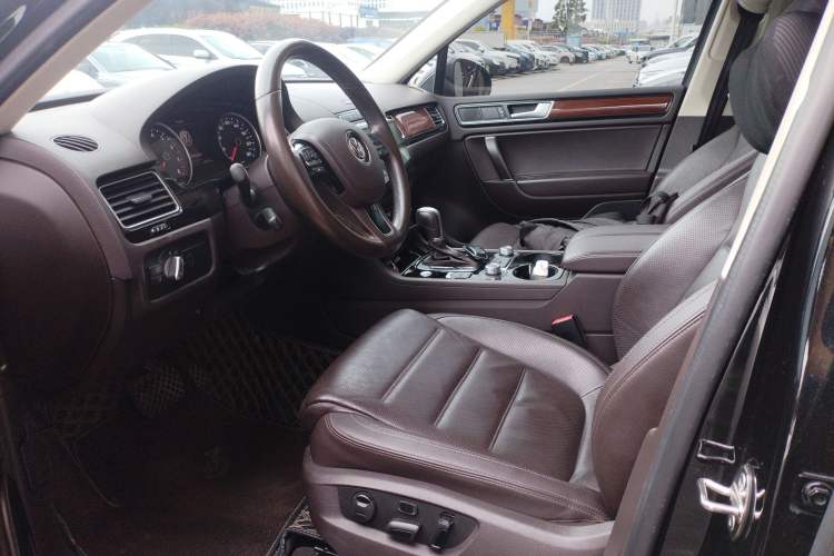 Used Volkswagen Touareg 2017 3.0 TSI Touareg Edition Left Front Seat