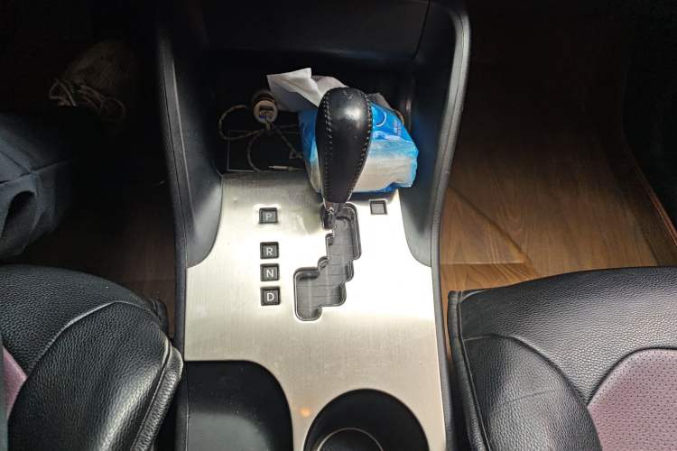 Used Hyundai ix35 2013 2.0L Automatic Two-Wheel Drive Smart GLS China IV Standard Gear Lever