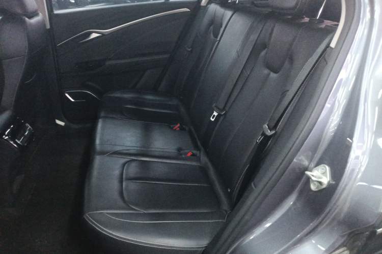 Used NETA U 2023 NETA U-Ⅱ 400 U Show Edition – Lithium Iron Phosphate
