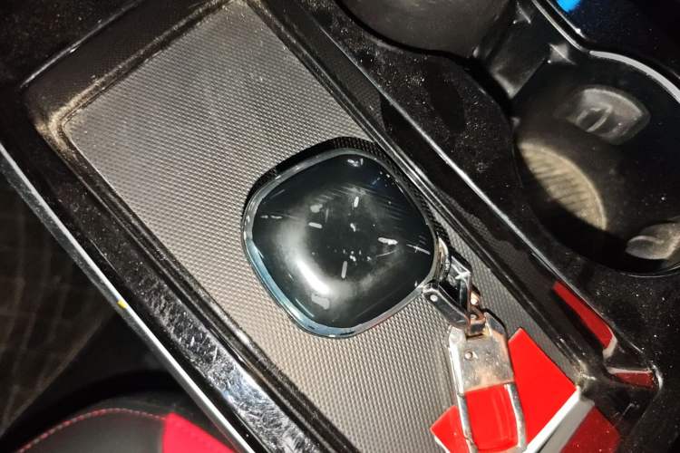 Used JETOUR Dashing i-DM 2023 1.5T DHT Lightning 01
