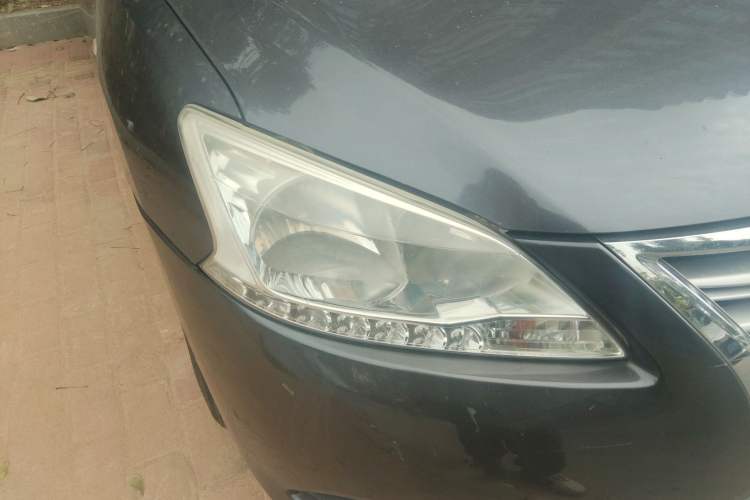Used Nissan Sylphy 2012 1.8XE CVT Comfort Edition Right Front Headlight