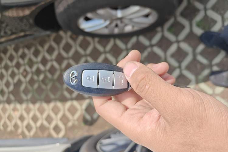 Used Infiniti QX60 2016 2.5 S/C Hybrid Two-Wheel-Drive Excellence Edition China V Standard